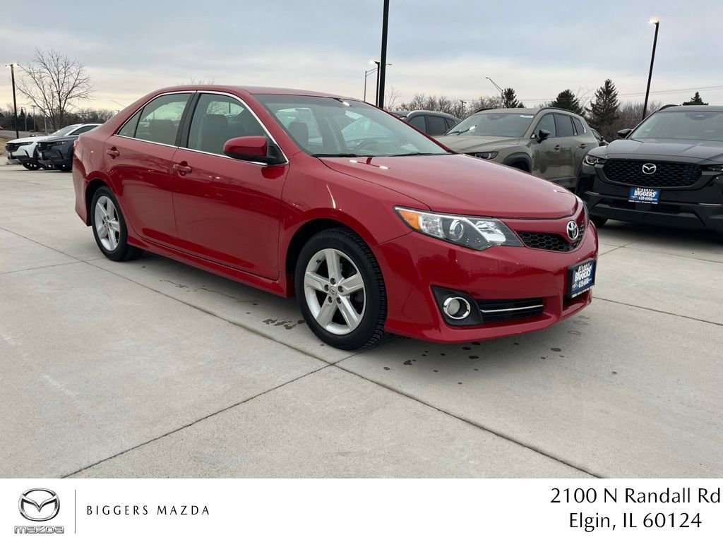 Used 2012 Toyota Camry SE image 1