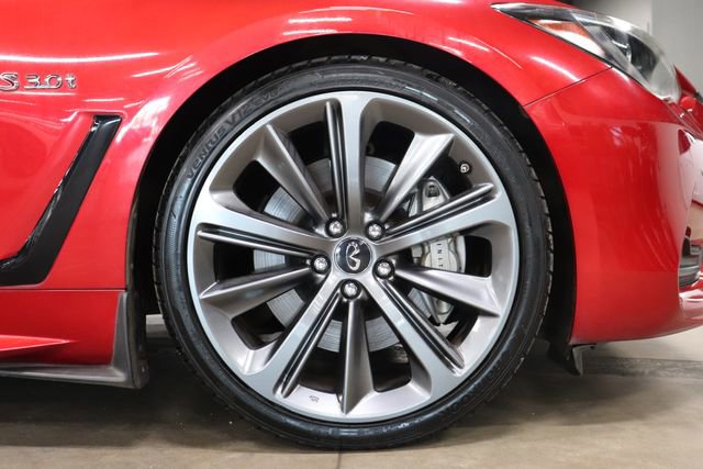 Used 2018 INFINITI Q60 Red Sport 400 w/ Sensory Package 3.0T Sport RWD image 33