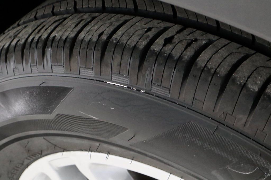 Certified 2025 Ford Explorer Active image 20