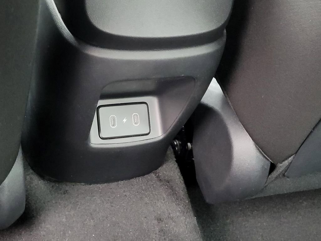 New 2025 Hyundai Elantra SEL FWD image 16