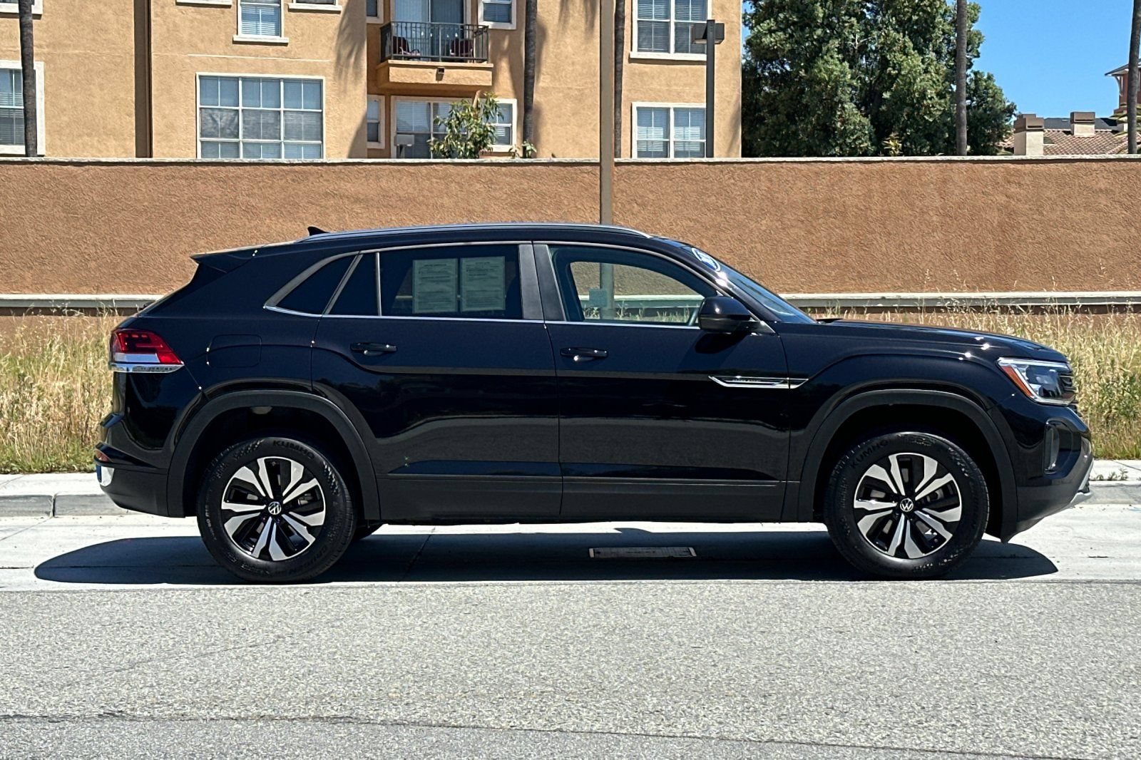 Certified 2026 Volkswagen Atlas Cross Sport SE AWD/4WD image 3