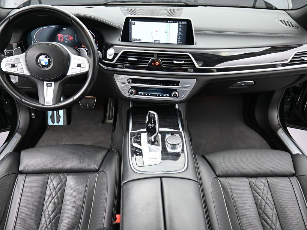 Used 2022 BMW 740i xDrive w/ M Sport Package image 13
