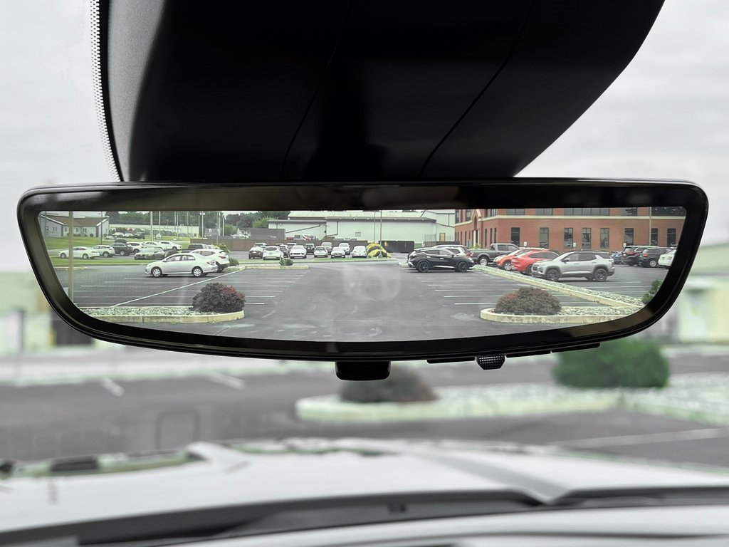 Used 2024 GMC Sierra 3500 Denali Ultimate image 9