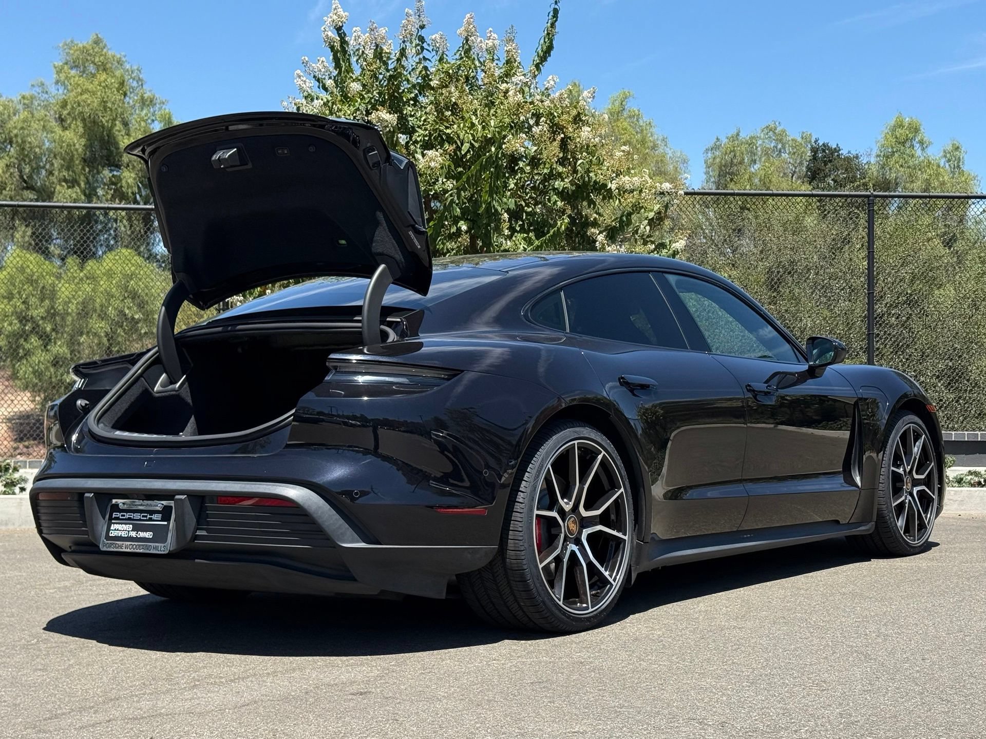 Certified 2022 Porsche Taycan 4S AWD/4WD image 34