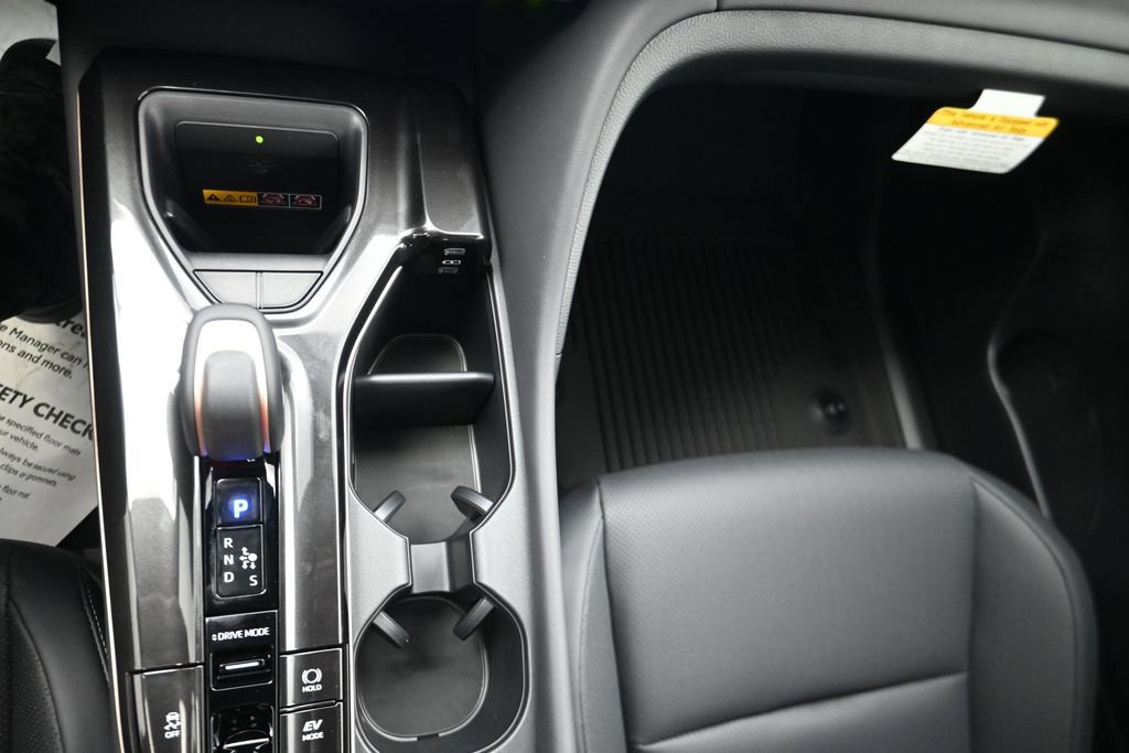 New 2027 Toyota Crown AWD/4WD image 12