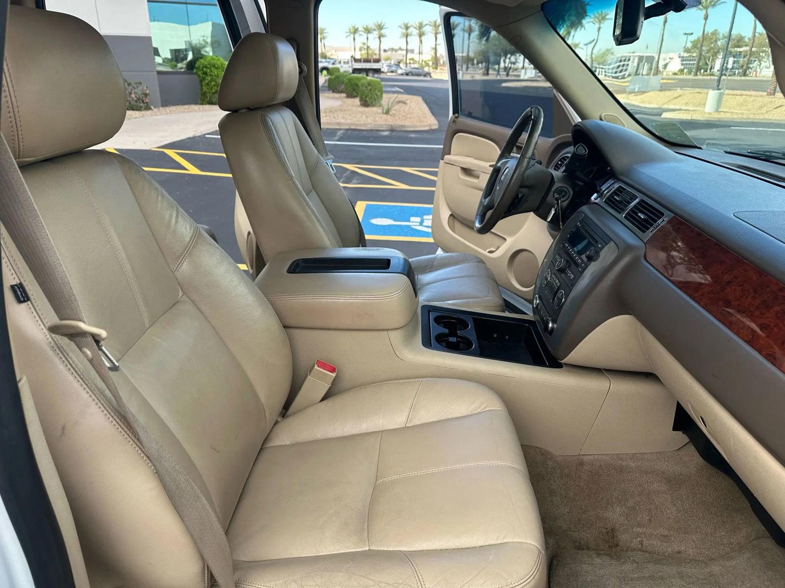 Used 2011 GMC Yukon XL SLT w/ SLT-2 Equipment Package image 20