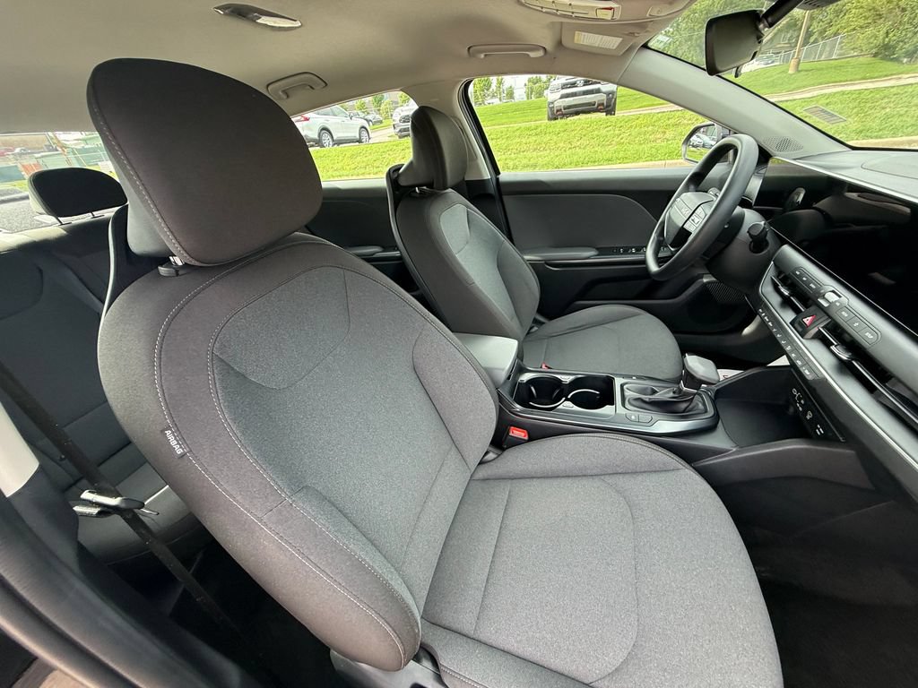 Used 2025 Kia K4 FWD image 34