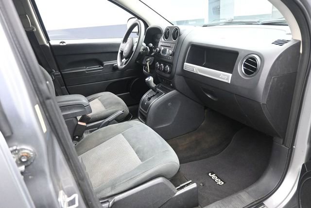 Used 2016 Jeep Compass Sport FWD image 24
