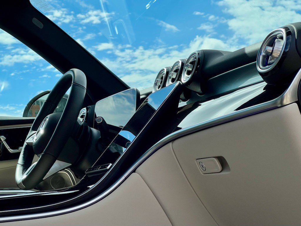 Certified 2026 Mercedes-Benz GLC 300 4MATIC image 15