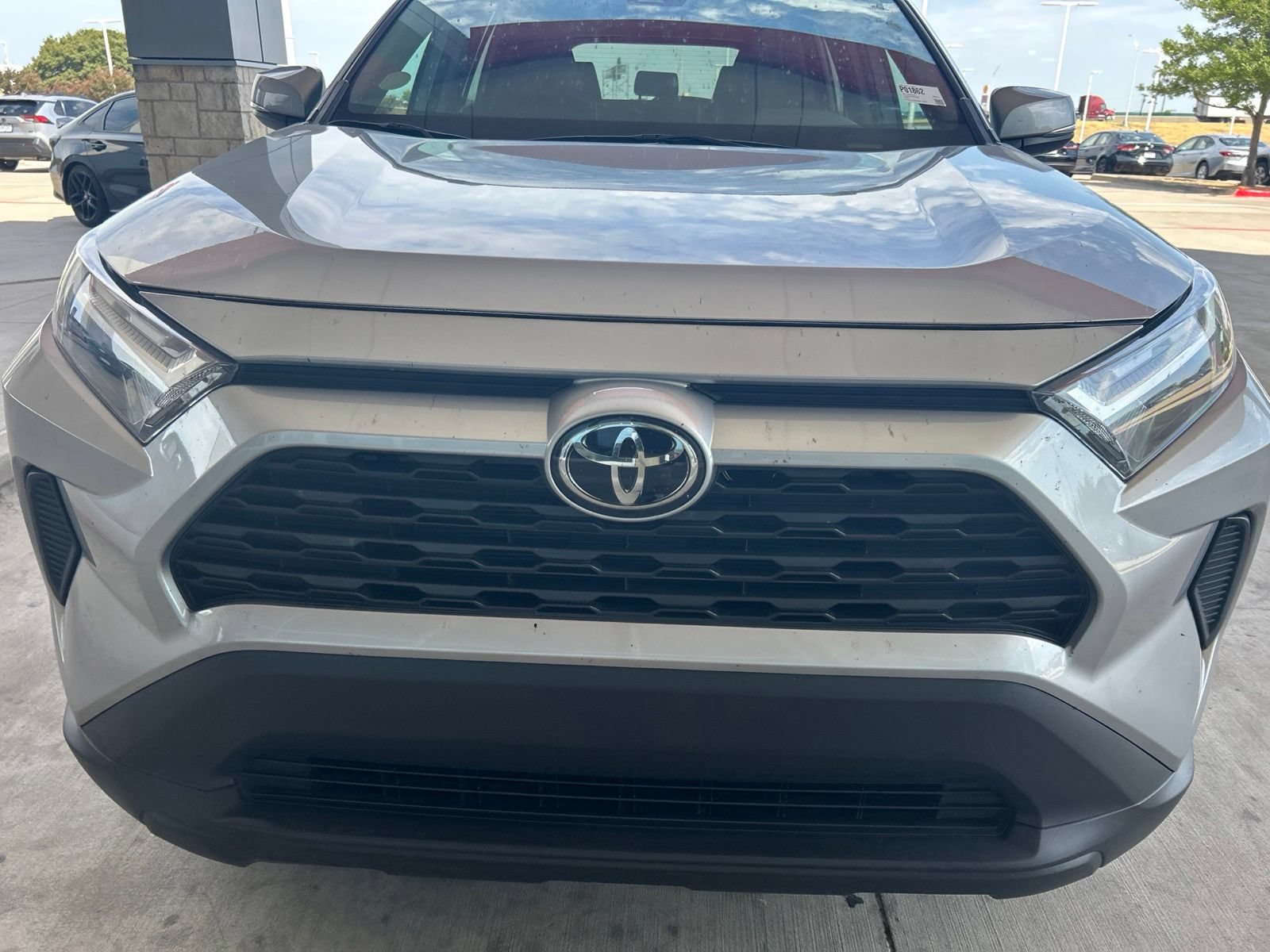 Used 2025 Toyota RAV4 XLE FWD image 2