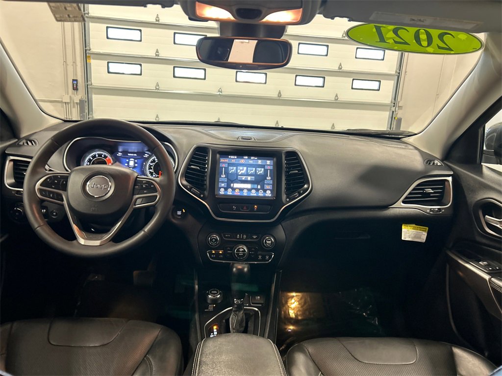 Used 2021 Jeep Cherokee Latitude Lux w/ Comfort/Convenience Group image 29