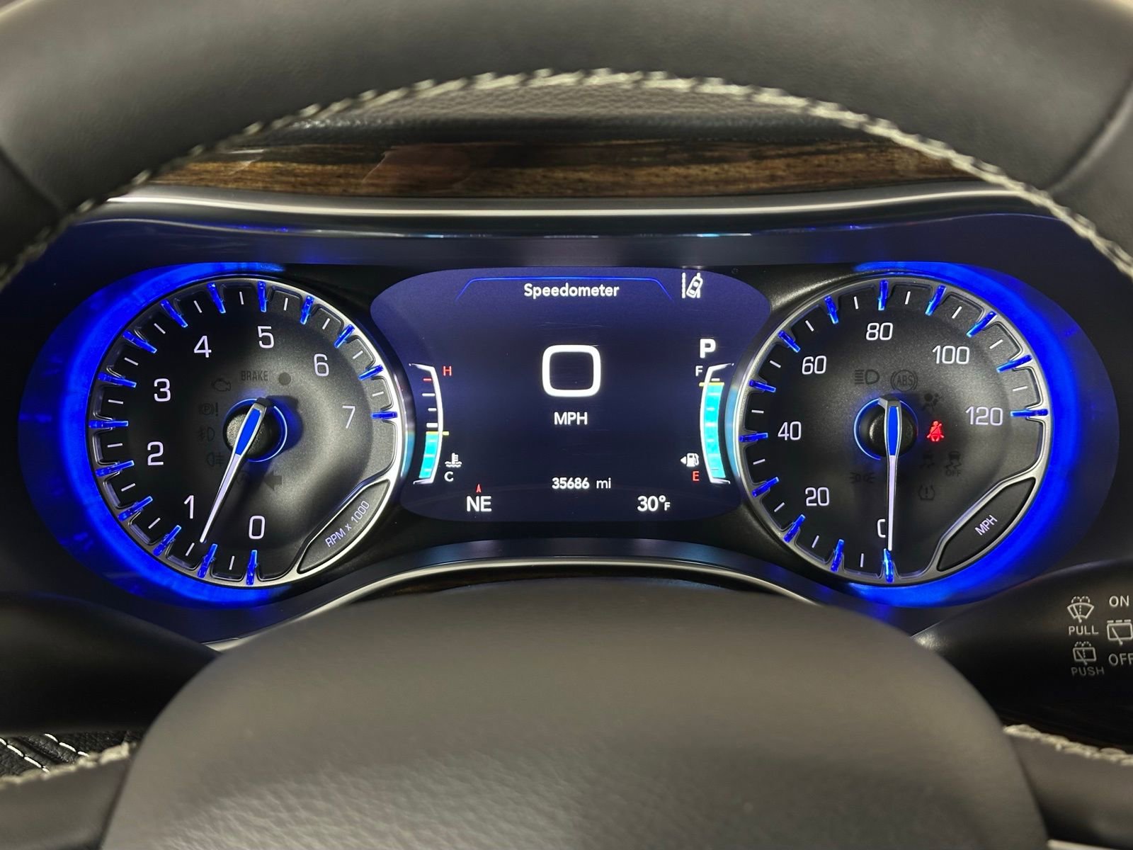 Used 2024 Chrysler Pacifica Limited image 13