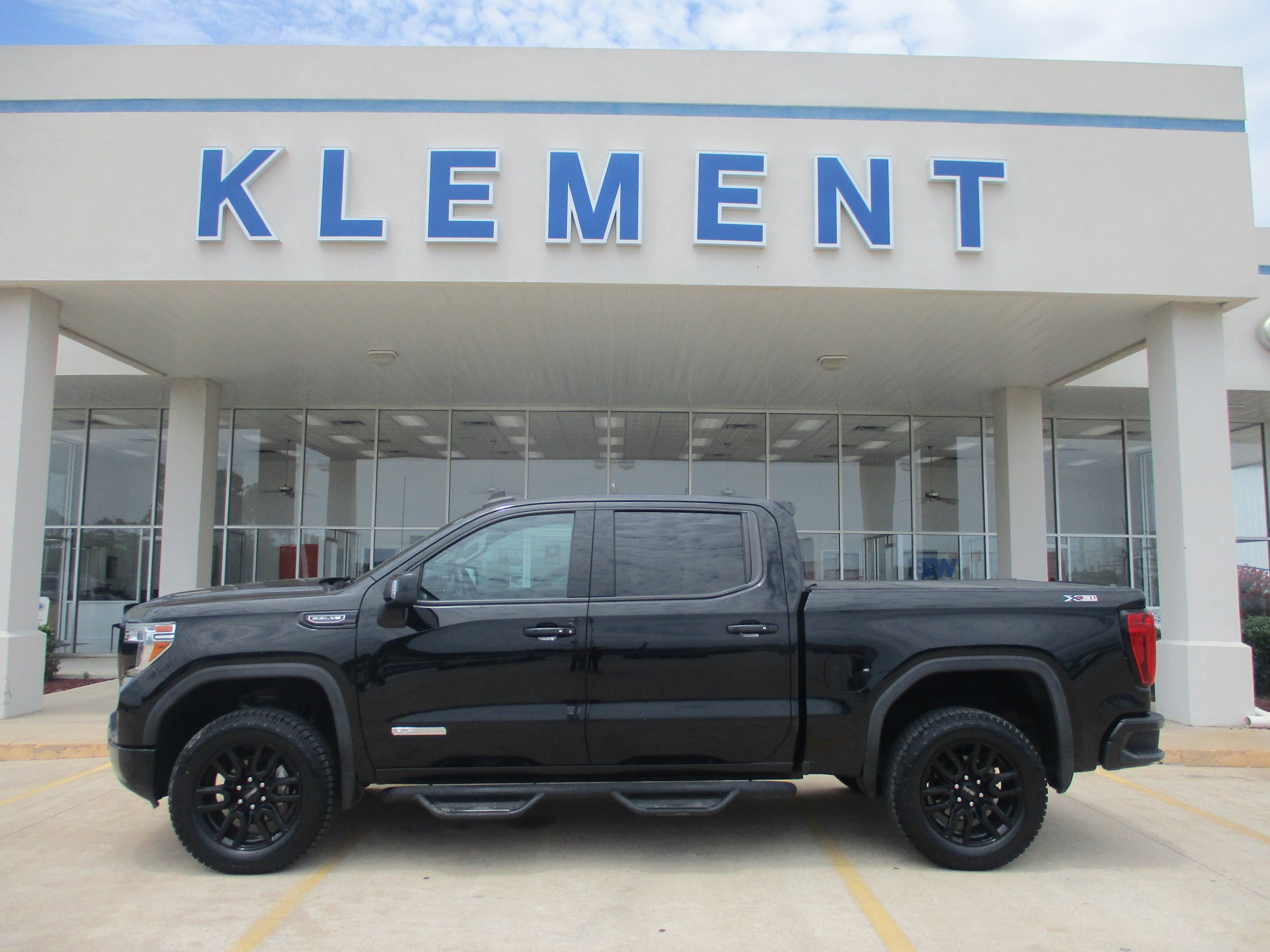 Used 2020 GMC Sierra 1500 Elevation w/ Elevation Value Package AWD/4WD image 1