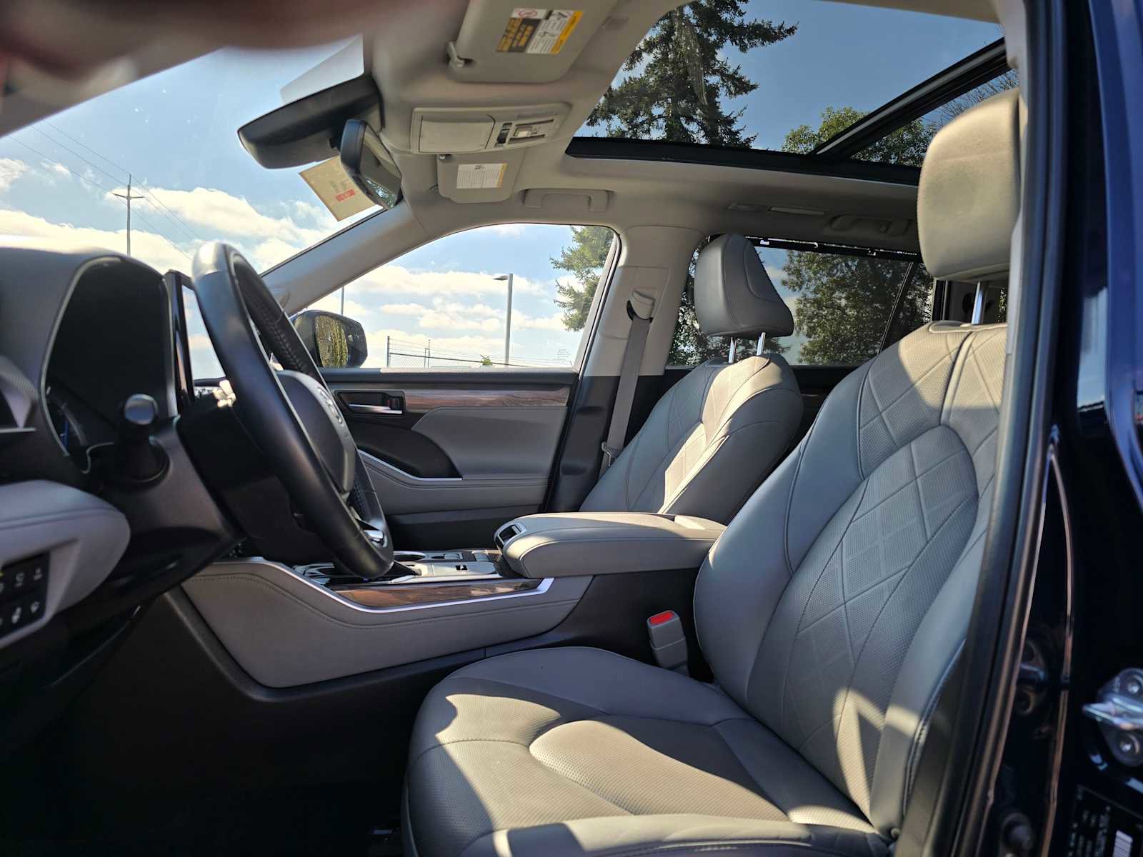 Used 2022 Toyota Highlander Platinum image 22