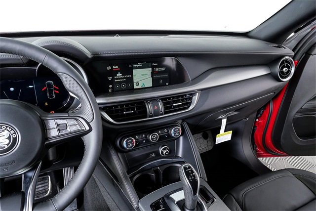 New 2025 Alfa Romeo Stelvio Sprint image 13