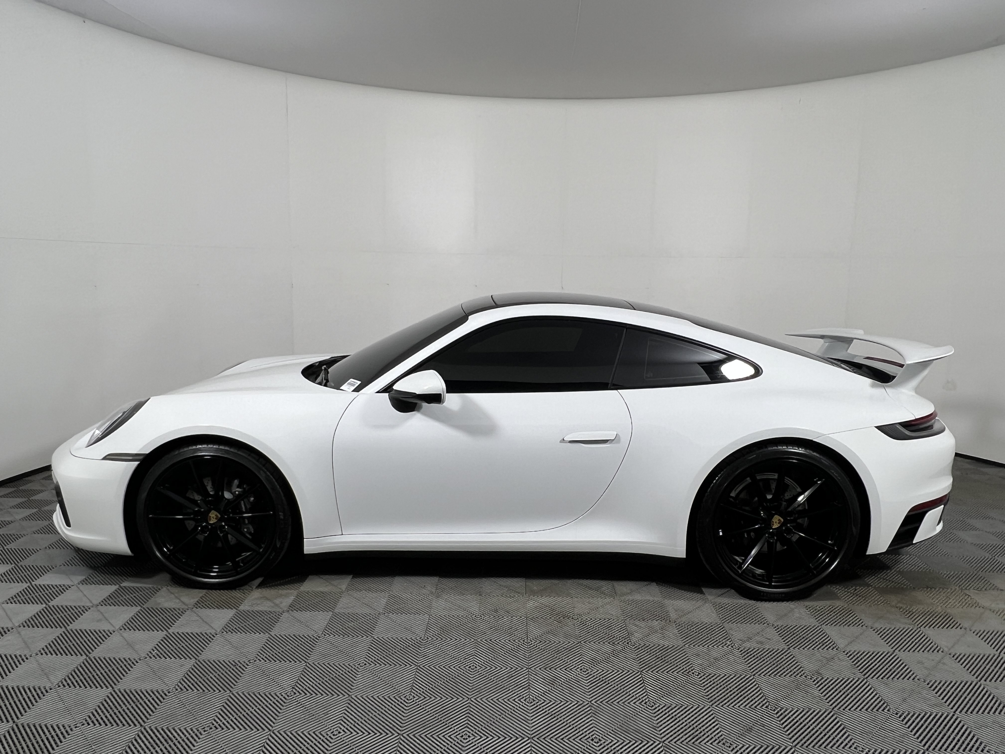 Certified 2024 Porsche 911 Carrera RWD image 2