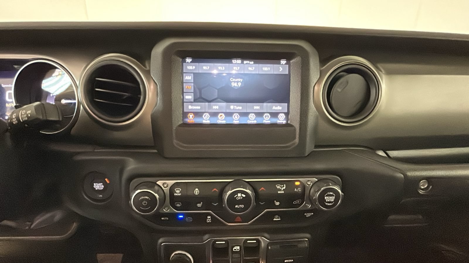 Used 2023 Jeep Wrangler Unlimited w/ Cold Weather Group AWD/4WD image 27