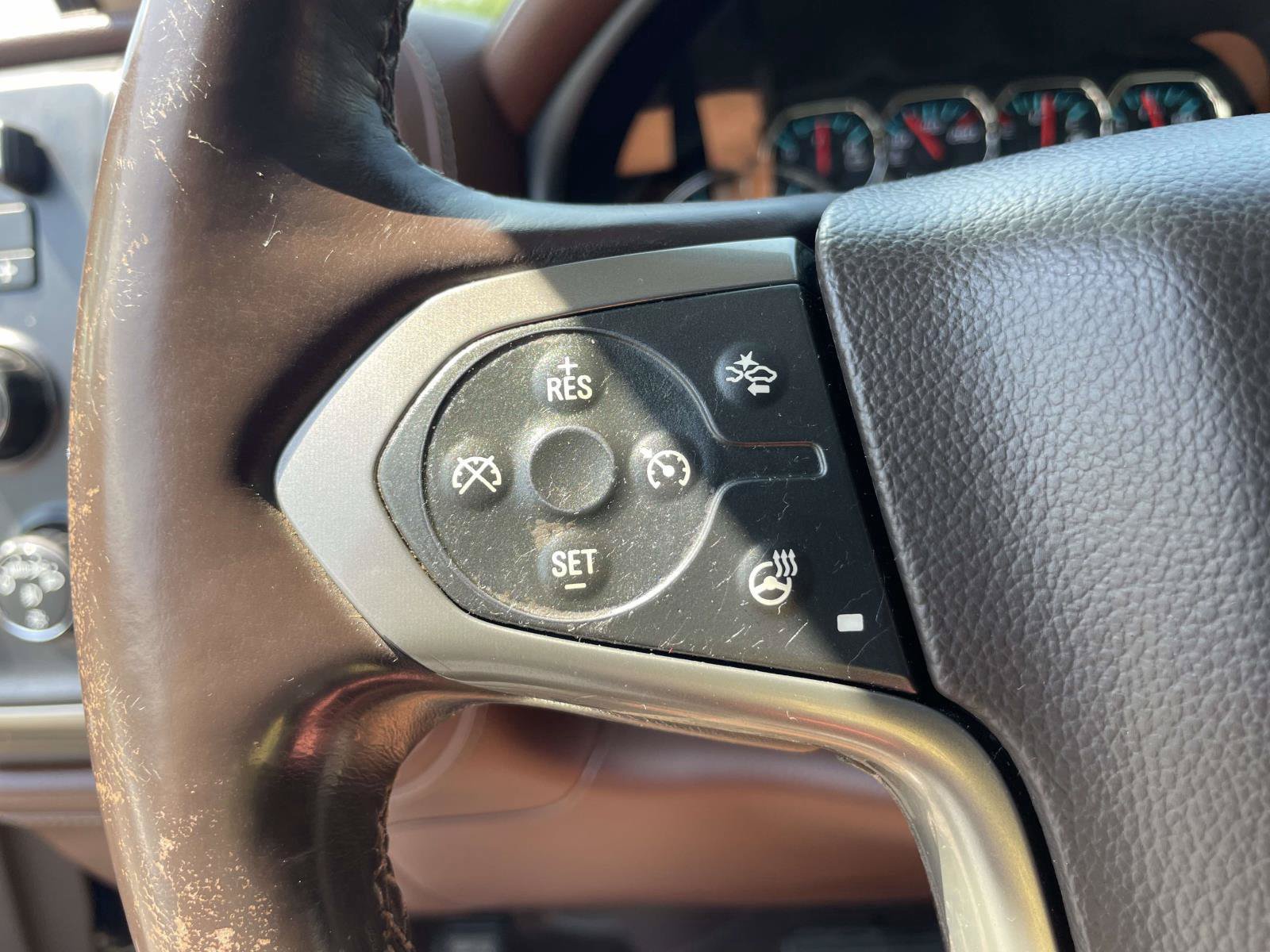 Used 2015 Chevrolet Silverado 2500 High Country w/ Duramax Plus Package AWD/4WD image 10