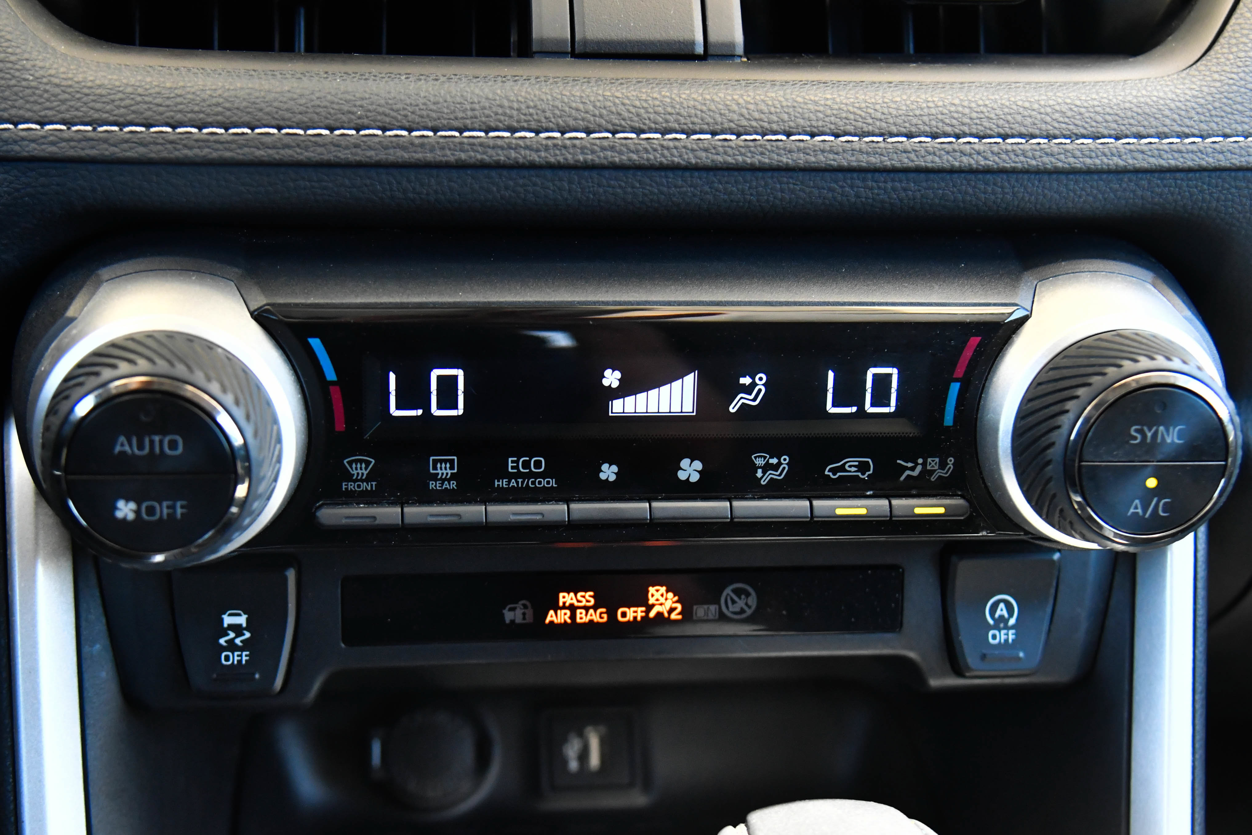 Used 2024 Toyota RAV4 XLE FWD image 26