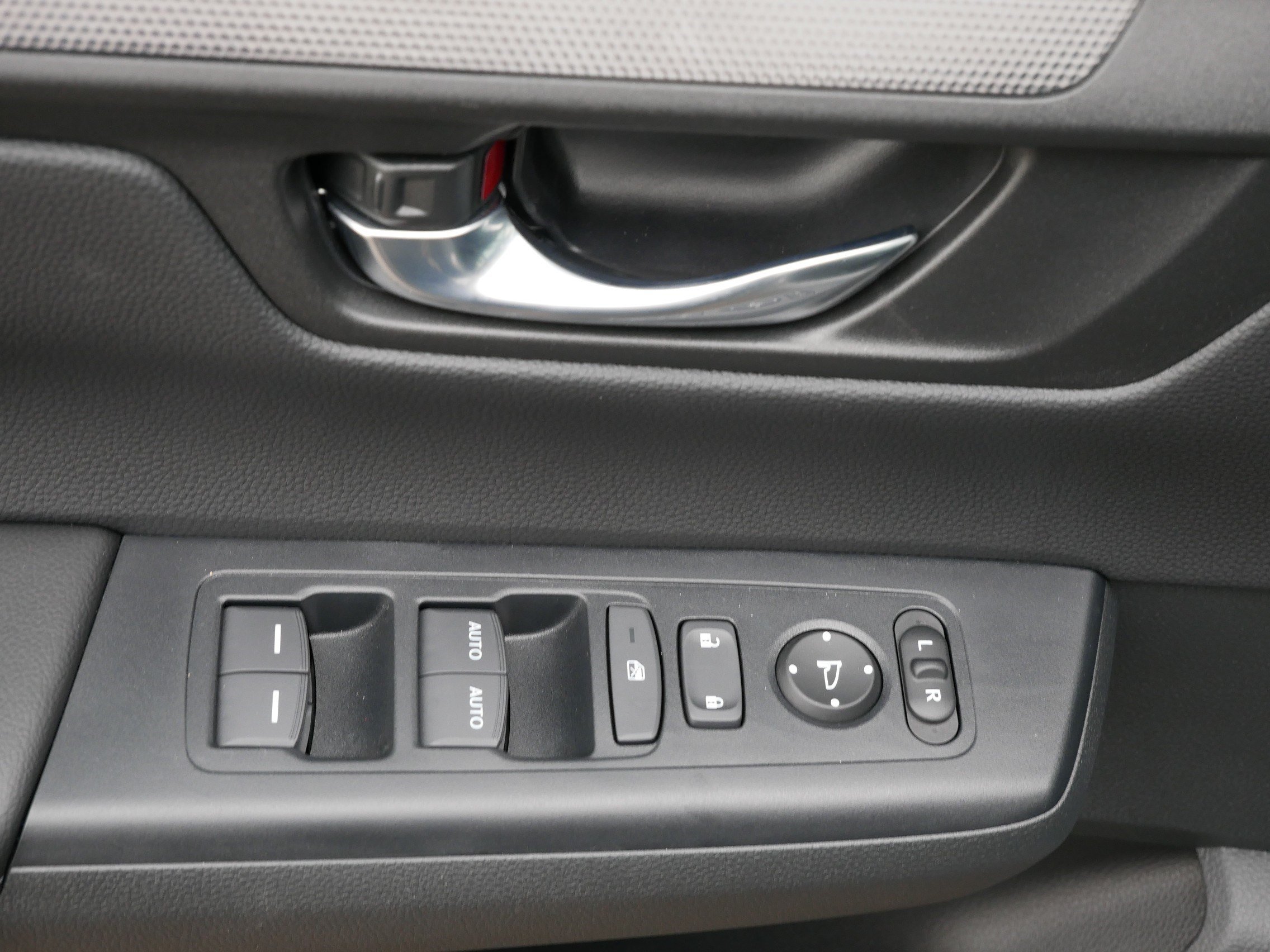 Certified 2025 Honda CR-V EX image 19