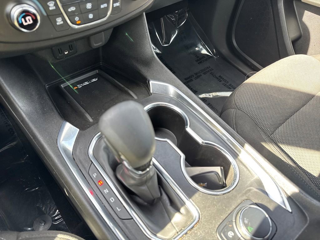 Used 2022 Chevrolet Traverse LT FWD image 40