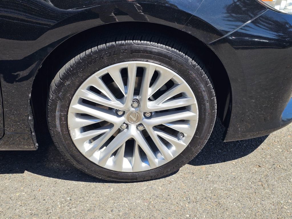 Used 2014 Lexus ES 350 w/ Ultra Luxury Package FWD image 9
