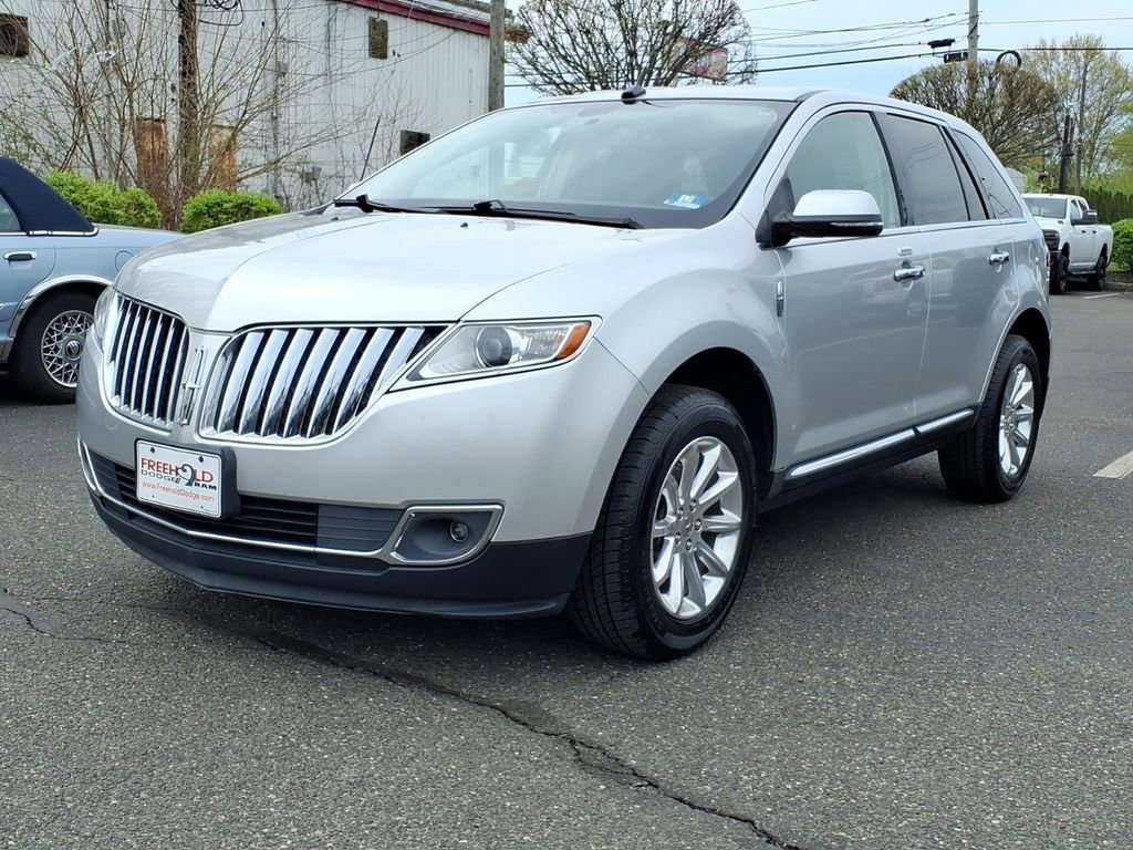 Used 2015 Lincoln MKX AWD w/ Equipment Group 101A image 3
