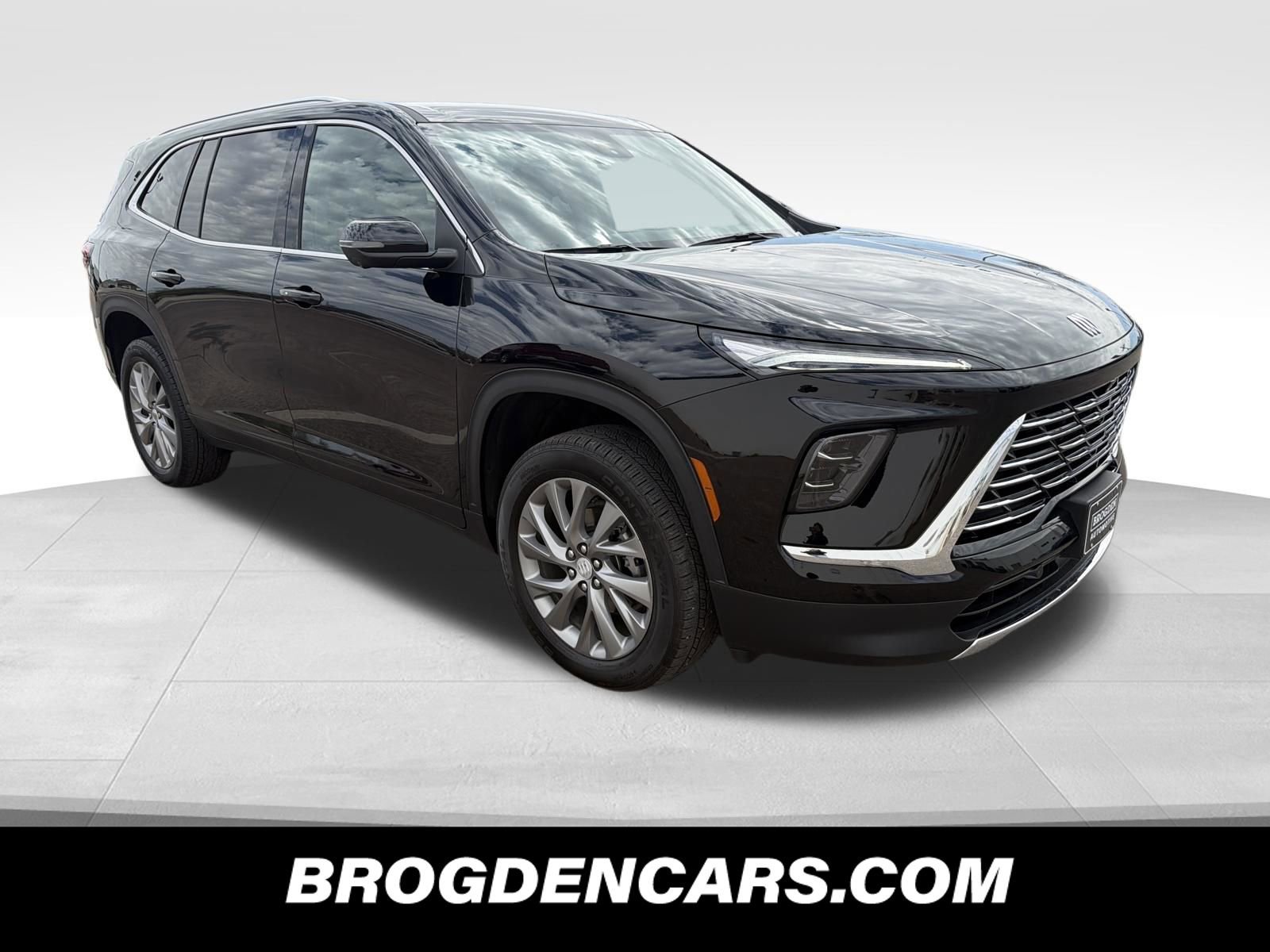 Used 2025 Buick Enclave Preferred image 1