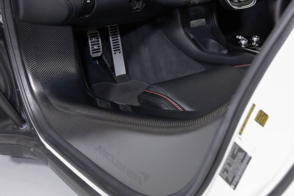 Used 2022 McLaren GT image 41