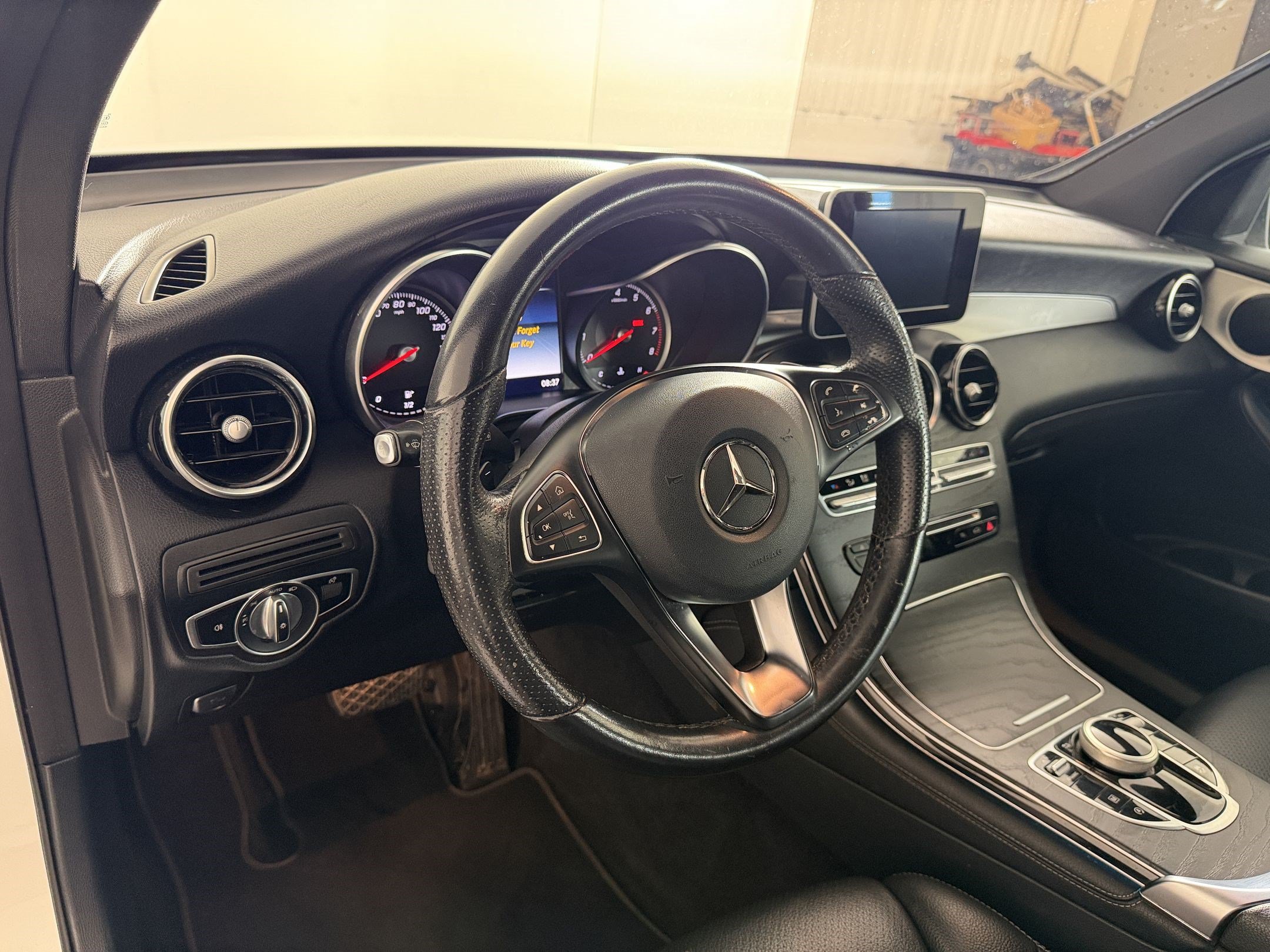 Certified 2019 Mercedes-Benz GLC 300 4MATIC image 4