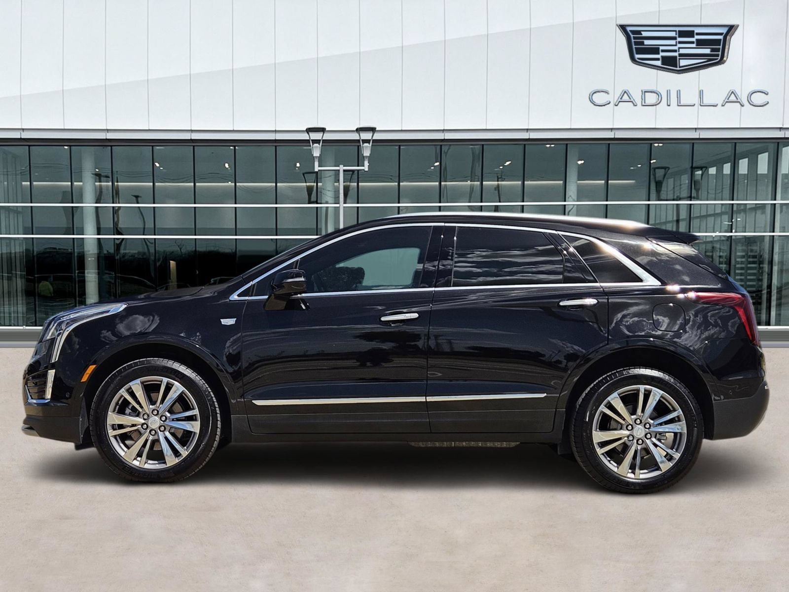 New 2026 Cadillac XT5 Premium Luxury w/ Driver Assist Package FWD image 3