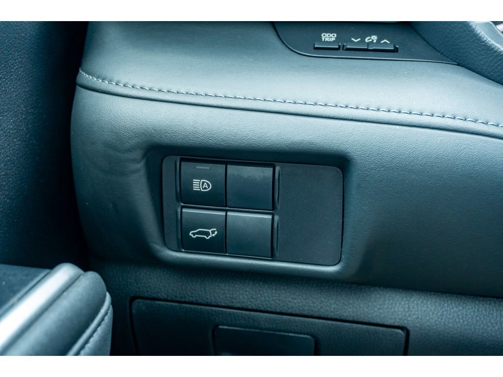 Used 2022 Toyota Highlander XLE image 29