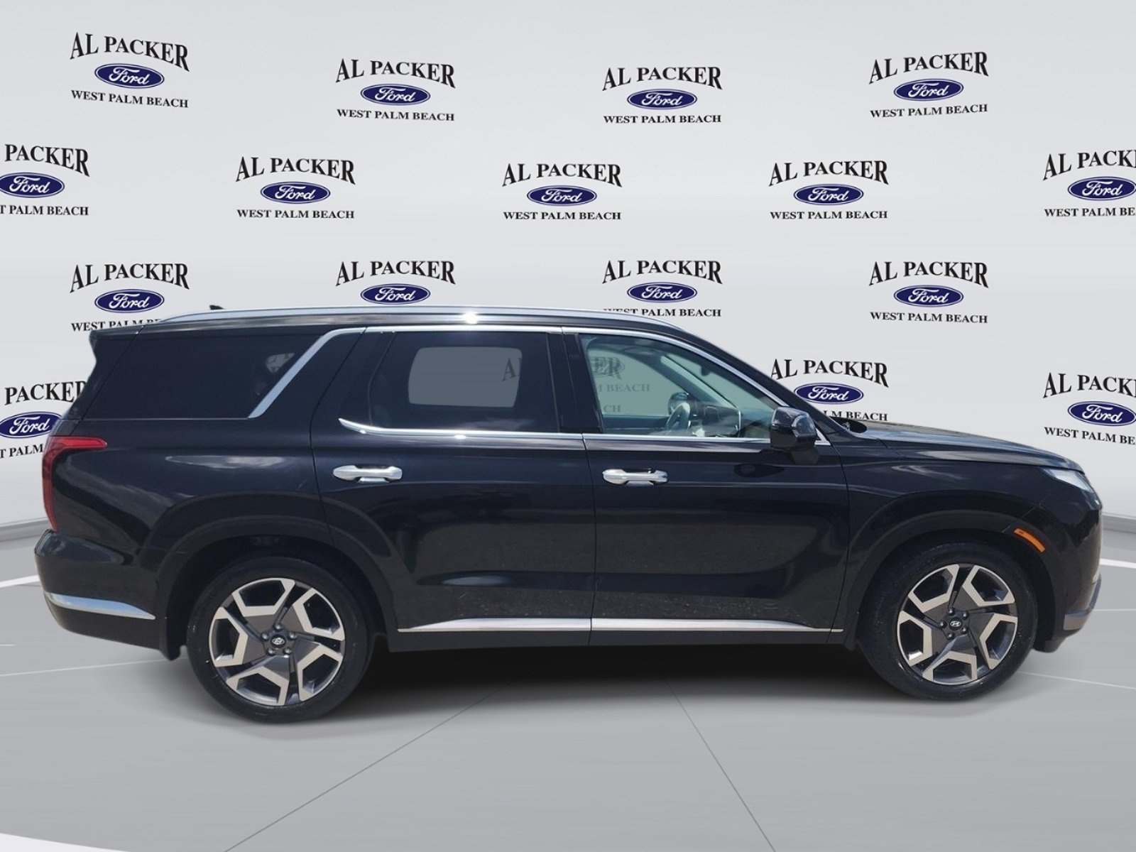 Used 2024 Hyundai Palisade Limited FWD image 7