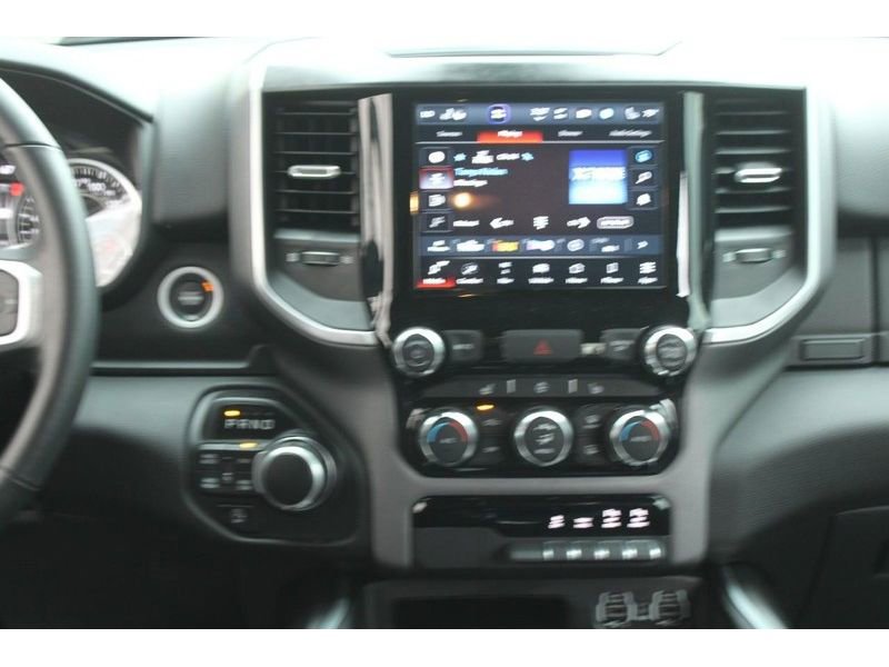 Used 2022 RAM 1500 Big Horn AWD/4WD image 17