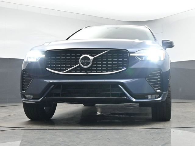 Used 2023 Volvo XC60 B5 Ultimate w/ Protection Package Premier image 11