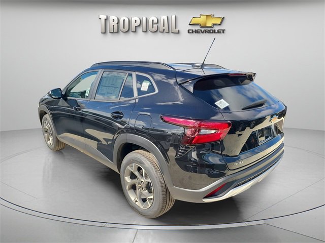 New 2026 Chevrolet Trax LT w/ Driver Confidence Package image 2