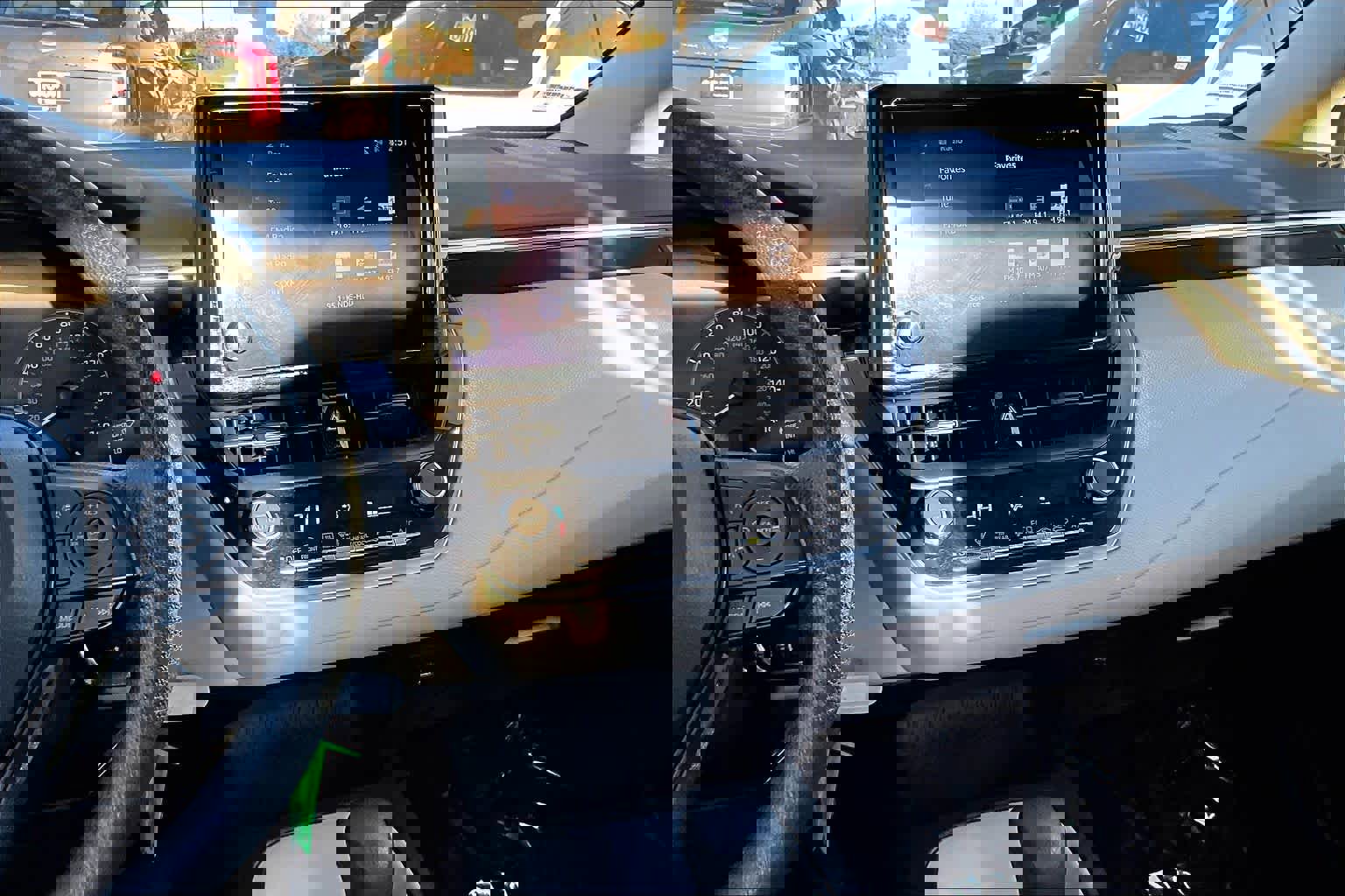 Used 2024 Toyota Corolla LE image 7