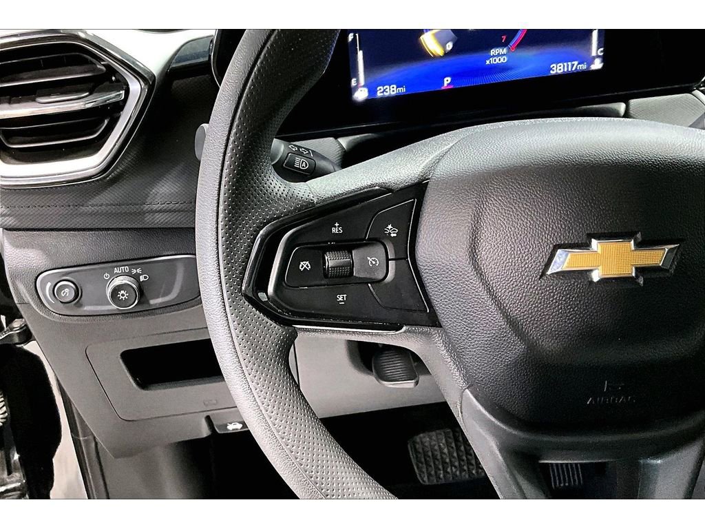 Used 2025 Chevrolet TrailBlazer LT FWD image 20