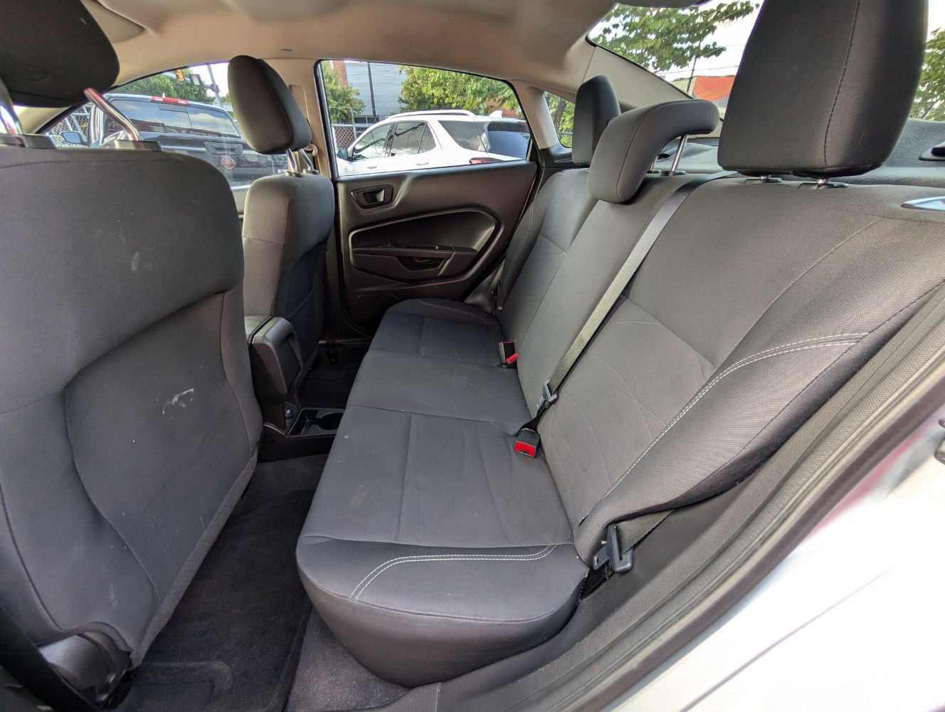 Used 2018 Ford Fiesta SE FWD image 17