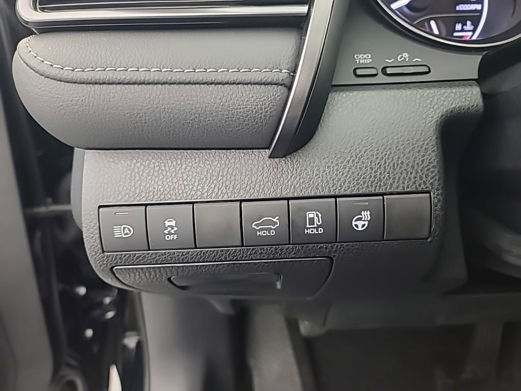 Used 2023 Toyota Camry SE w/ Cold Weather Package image 27