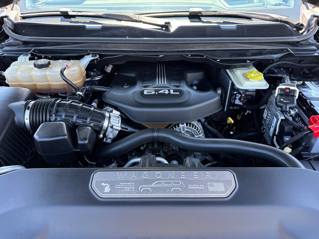 Used 2022 Jeep Grand Wagoneer Series III AWD/4WD image 9