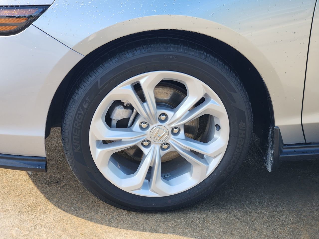 Used 2024 Honda Accord LX image 11