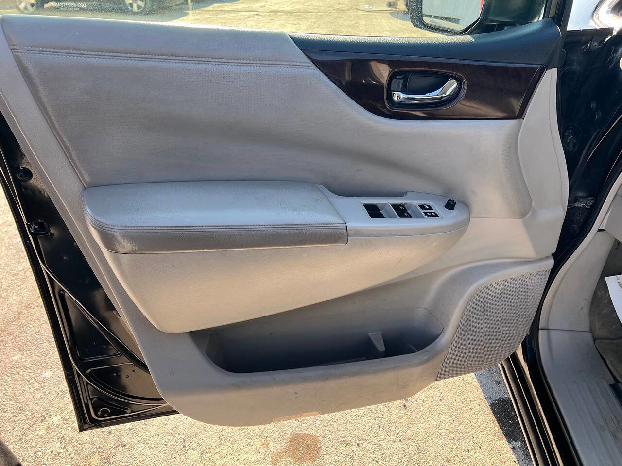 Used 2013 Nissan Quest SV w/ Leather Pkg FWD image 3