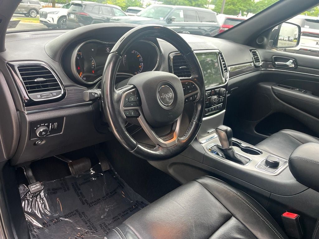 Used 2020 Jeep Grand Cherokee Overland AWD/4WD image 24