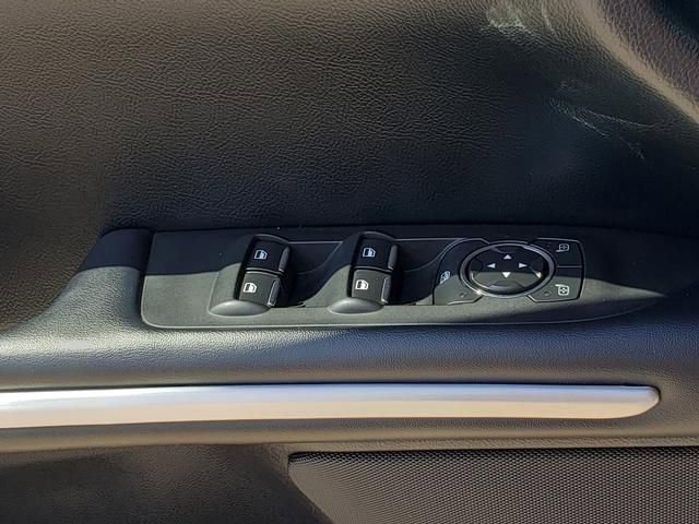 Used 2016 Lincoln MKZ FWD image 25