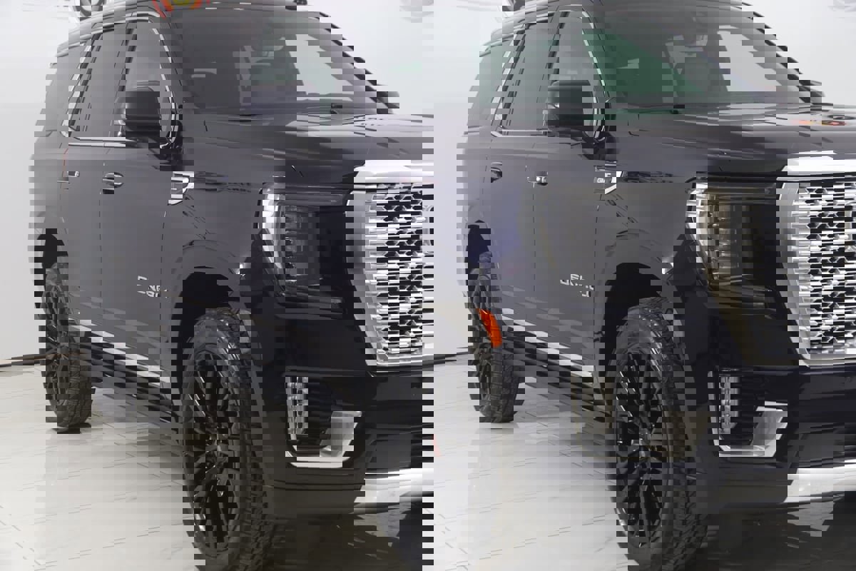 Used 2021 GMC Yukon Denali w/ Denali Premium Package image 40