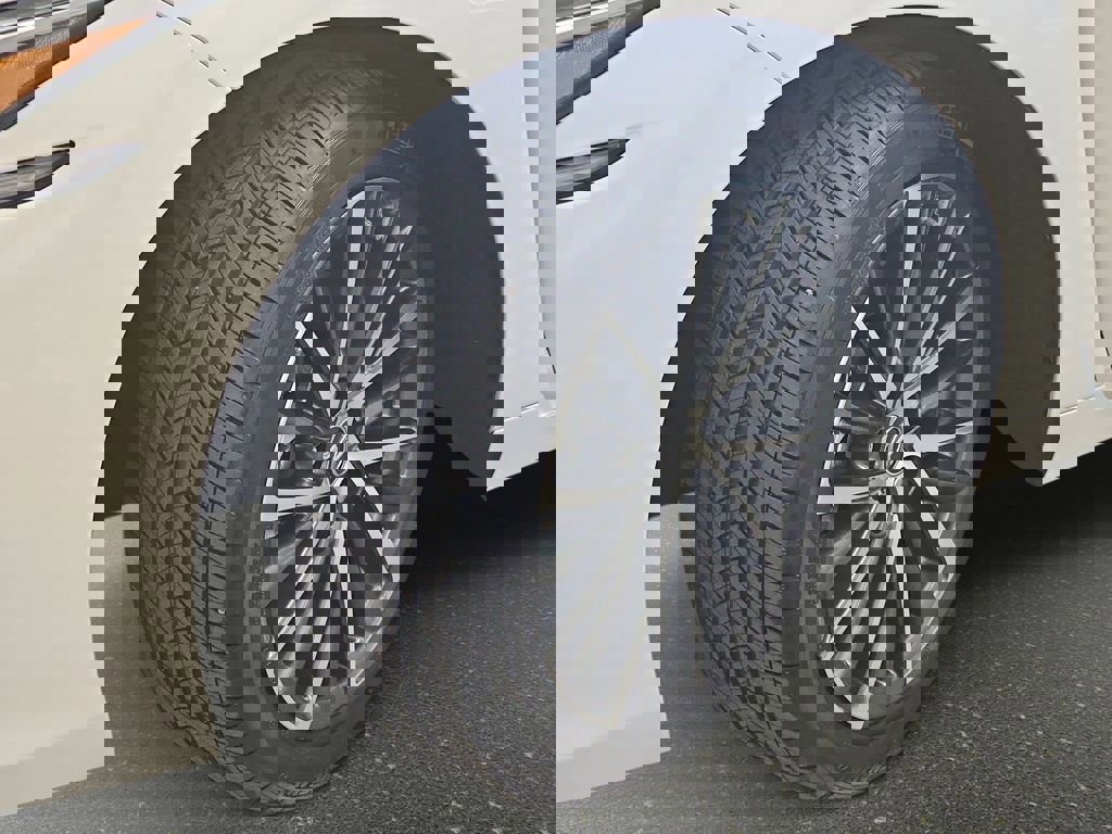 Certified 2025 Lexus ES 300h w/ Premium Package image 35