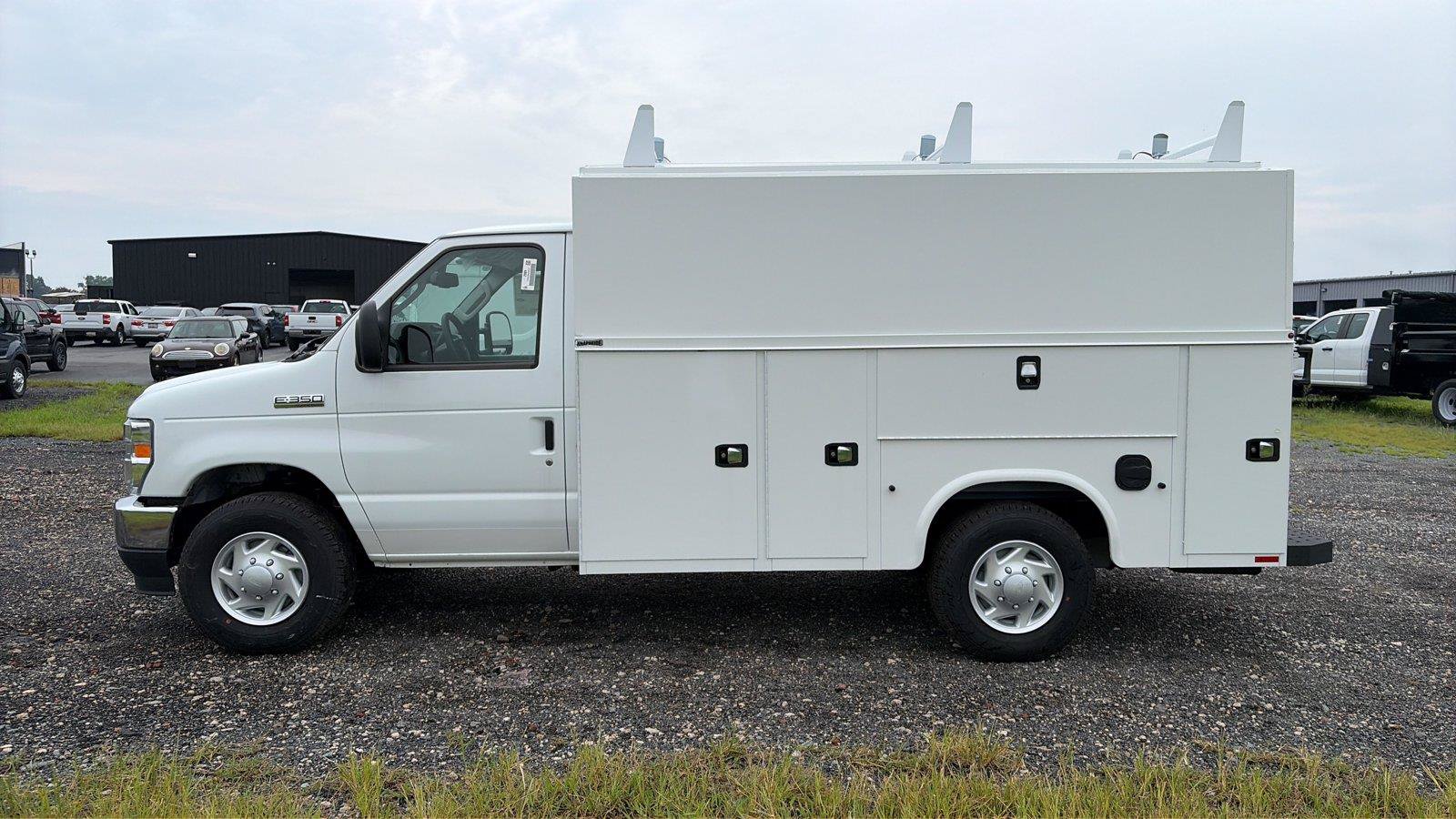 New 2027 Ford E-350 and Econoline 350 Super Duty w/ Power Equipment Group RWD image 2