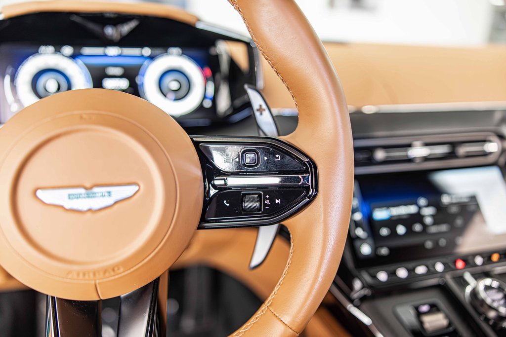 Used 2025 Aston Martin V8 Vantage Coupe image 25