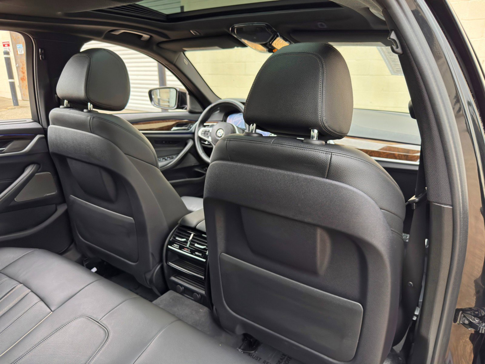 Used 2019 BMW 540i xDrive w/ M Sport Package AWD/4WD image 39